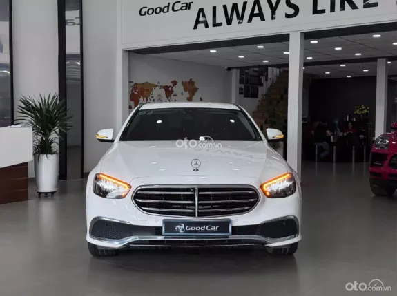 Mercedes-Benz E200 2022 - Mercedes E200 Exclusive V1 2022 trắng nâu cực đẹp