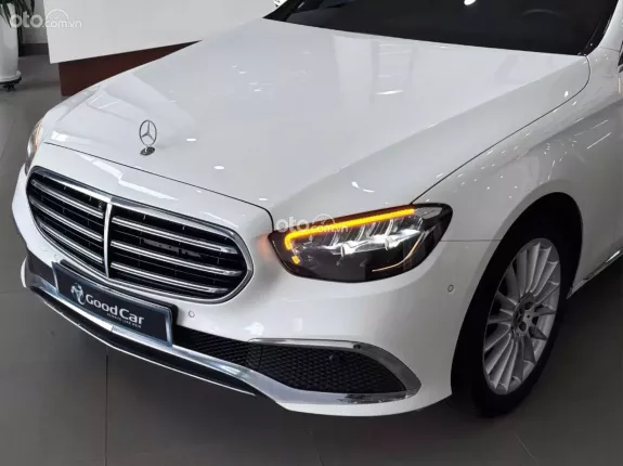 Mercedes-Benz E200 2022 - Mercedes E200 Exclusive V1 2022 trắng nâu cực đẹp