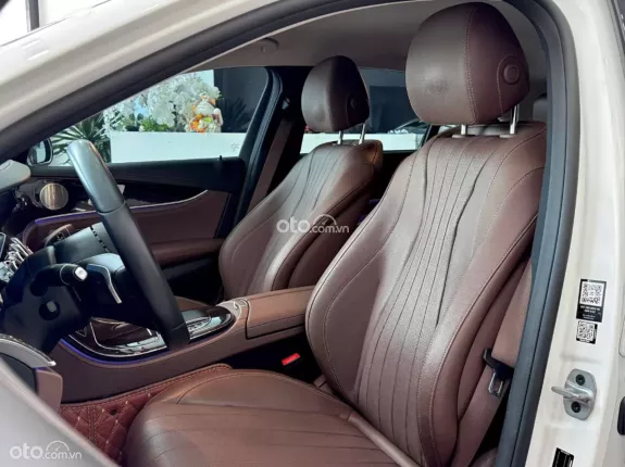 Mercedes-Benz E200 2022 - Mercedes E200 Exclusive V1 2022 trắng nâu cực đẹp