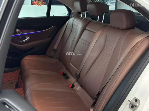 Mercedes-Benz E200 2022 - Mercedes E200 Exclusive V1 2022 trắng nâu cực đẹp