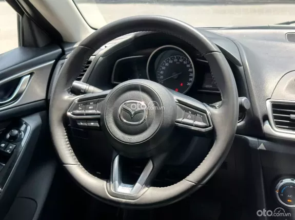 Mazda 3 1.5L Sedan 2018 - Chạy 8 vạn rất mới, lên nhiều đồ chơi