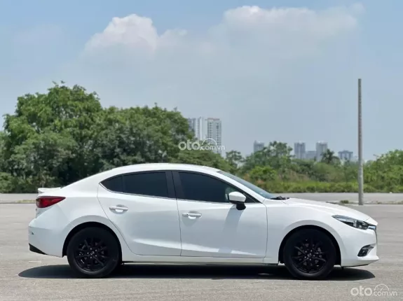 Mazda 3 1.5L Sedan 2018 - Chạy 8 vạn rất mới, lên nhiều đồ chơi