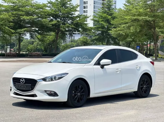 Mazda 3 1.5L Sedan 2018 - Chạy 8 vạn rất mới, lên nhiều đồ chơi