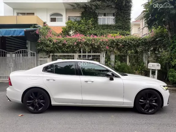 Volvo S60 R-Design 2020 - Xe sedan cao cấp nhập khẩu nguyên chiếc