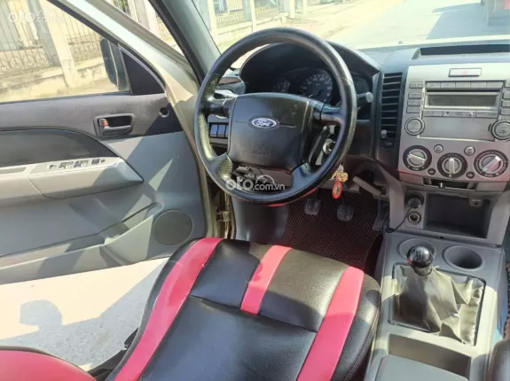 Ford Ranger XL 2.5 4X2 MT 2011 - Điều hòa mát khung gầm không rỉ mọt