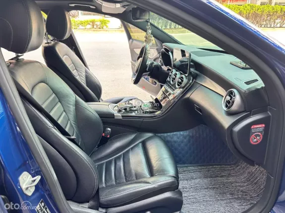 Mercedes-Benz GLC 300 2018 - Xe đẹp tên tư nhân chính chủ