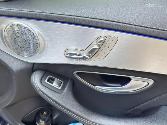 Mercedes-Benz GLC 300 2018 - Xe đẹp tên tư nhân chính chủ