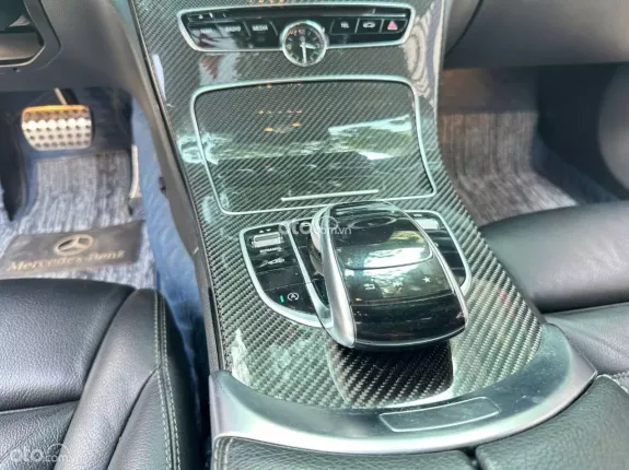 Mercedes-Benz GLC 300 2018 - Xe đẹp tên tư nhân chính chủ