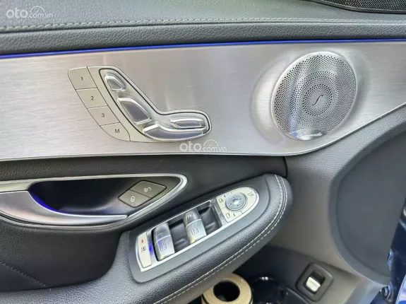 Mercedes-Benz GLC 300 2018 - Xe đẹp tên tư nhân chính chủ