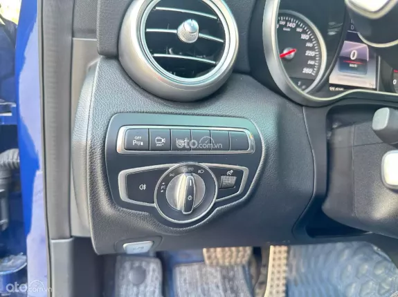 Mercedes-Benz GLC 300 2018 - Xe đẹp tên tư nhân chính chủ