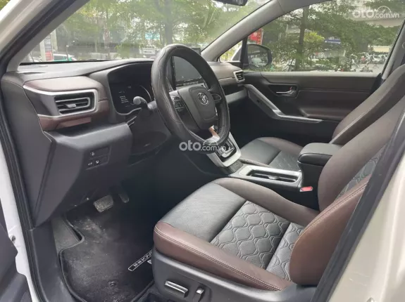 Toyota Innova Cross Xăng 2024 - Odo 3.8v km mới 98%