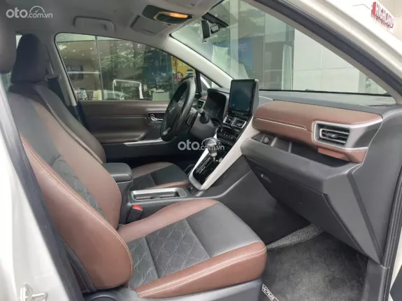 Toyota Innova Cross Xăng 2024 - Odo 3.8v km mới 98%