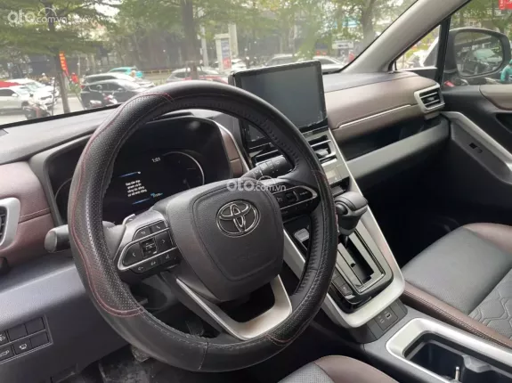 Toyota Innova Cross Xăng 2024 - Odo 3.8v km mới 98%