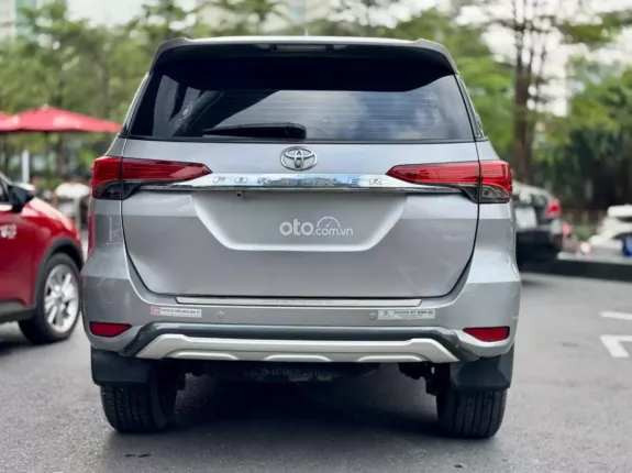 Toyota Fortuner 2.7 V 4X2 AT 2016 - Chính hãng Toyota Sure