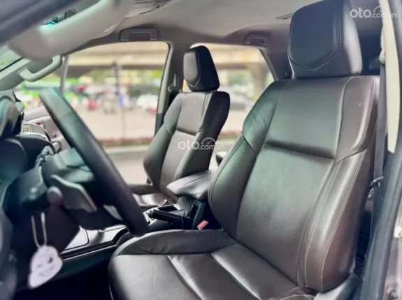 Toyota Fortuner 2.7 V 4X2 AT 2016 - Chính hãng Toyota Sure