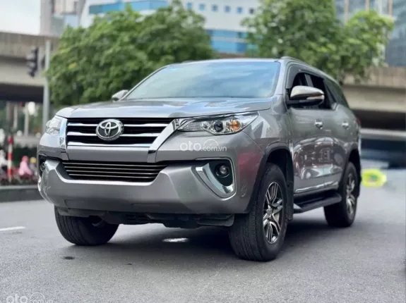 Toyota Fortuner 2.7 V 4X2 AT 2016 - Chính hãng Toyota Sure