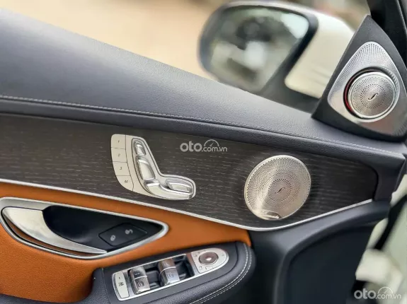 Mercedes-Benz GLC 300 4Matic Coupe 2021 - Cam kết chất lượng, bank hỗ trợ max