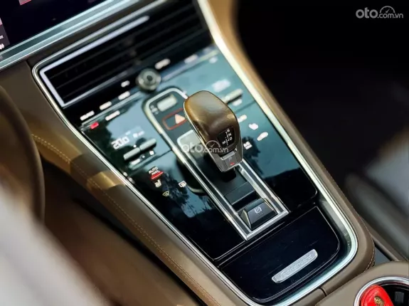 Porsche Panamera 4 Executive 2021 - Xe cực đẹp, bank hỗ trợ max
