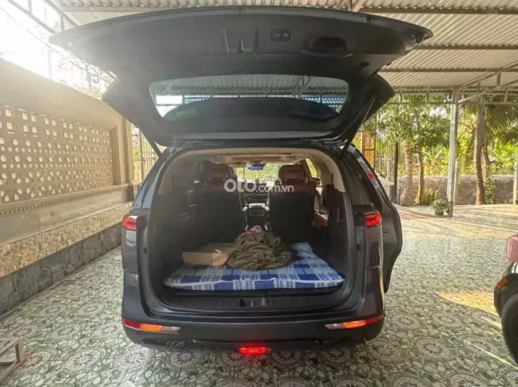Kia Carnival 2.2D Signature 2023 - Xe như mới, bank hỗ trợ cao