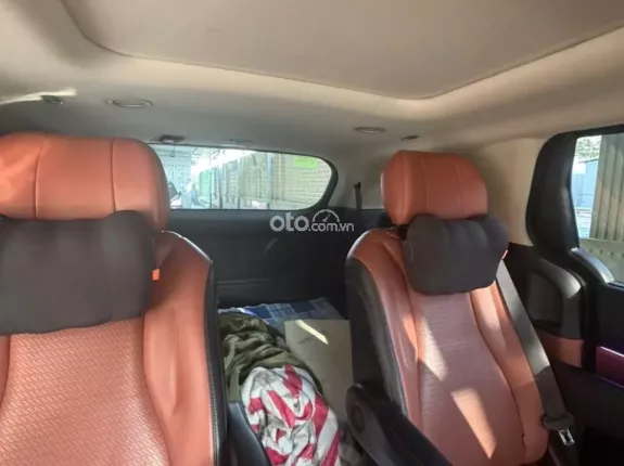 Kia Carnival 2.2D Signature 2023 - Xe như mới, bank hỗ trợ cao