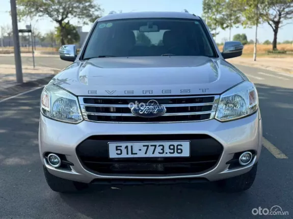 Ford Everest 2.5 MT 2015 - Phom bánh treo số sàn máy dầu bền lành giữ dáng qua thời gian