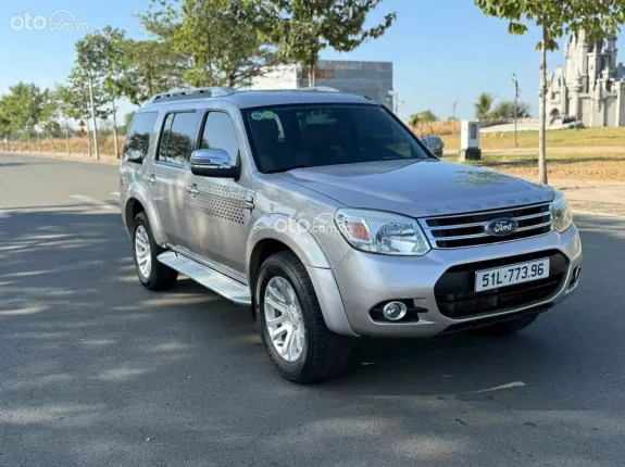 Ford Everest 2.5 MT 2015 - Phom bánh treo số sàn máy dầu bền lành giữ dáng qua thời gian