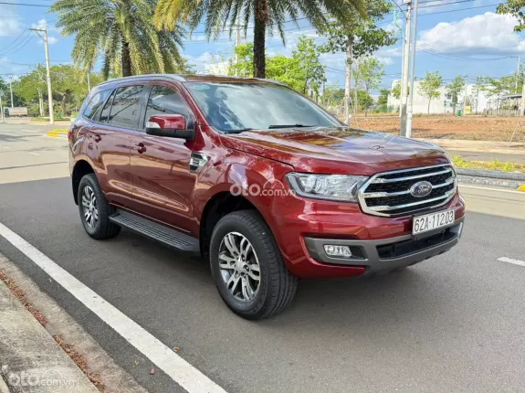 Ford Everest Trend 2.0 AT 4x2 2018 - Số tự động, ghế chỉnh điện, xe zin và công nghệ đủ dùng