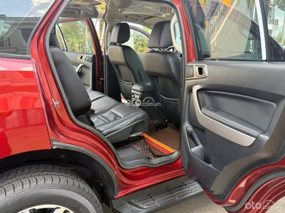Ford Everest Trend 2.0 AT 4x2 2018 - Số tự động, ghế chỉnh điện, xe zin và công nghệ đủ dùng