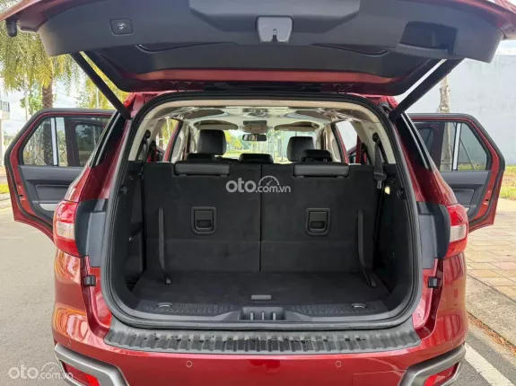 Ford Everest Trend 2.0 AT 4x2 2018 - Số tự động, ghế chỉnh điện, xe zin và công nghệ đủ dùng