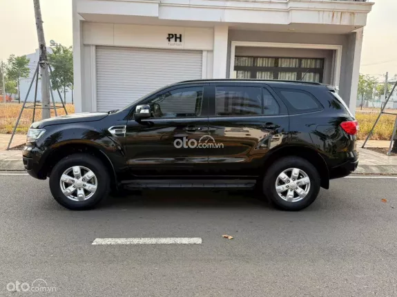 Ford Everest Ambiente 2.0 MT 4x2 2018 - Đã vào nhiều đồ chơi, đi siêu tiết kiệm nhiên liệu
