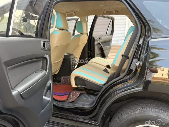 Ford Everest Ambiente 2.0 MT 4x2 2018 - Đã vào nhiều đồ chơi, đi siêu tiết kiệm nhiên liệu