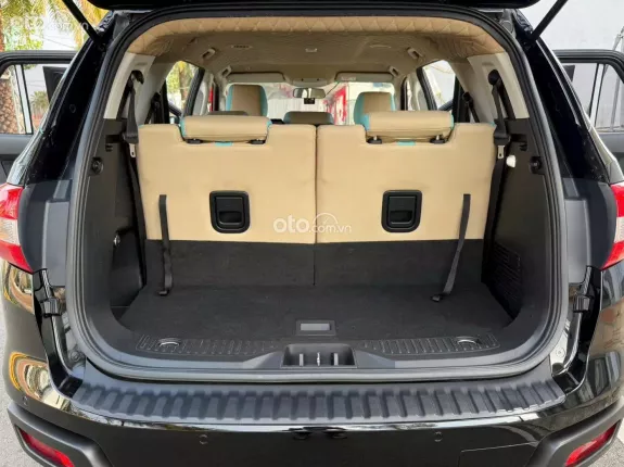 Ford Everest Ambiente 2.0 MT 4x2 2018 - Đã vào nhiều đồ chơi, đi siêu tiết kiệm nhiên liệu