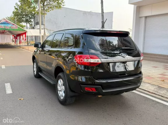 Ford Everest Ambiente 2.0 MT 4x2 2018 - Đã vào nhiều đồ chơi, đi siêu tiết kiệm nhiên liệu
