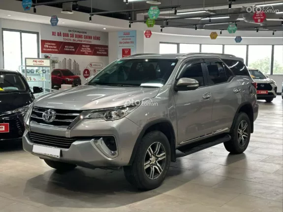 Toyota Fortuner 2.7 V 4X2 AT 2016 - Xe chủ giữ gìn, model 2017