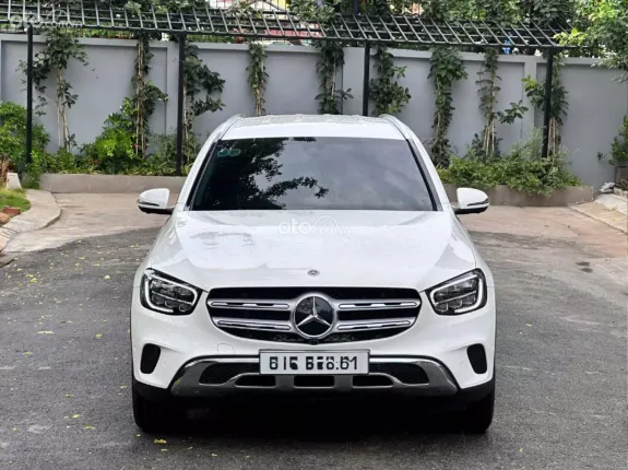 Mercedes-Benz GLC 200 4Matic 2021 - Xe trắng nội thất kem, bảo dưỡng full hãng