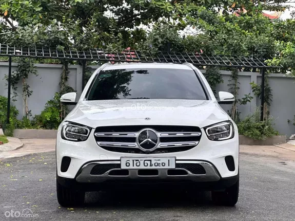 Mercedes-Benz GLC 200 4Matic 2021 - Xe trắng nội thất kem, bảo dưỡng full hãng