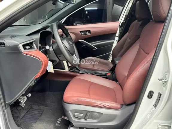 Toyota Corolla Cross 1.8 V  2022 - Xe biển Hà Nội, giá tốt sang tên ngay