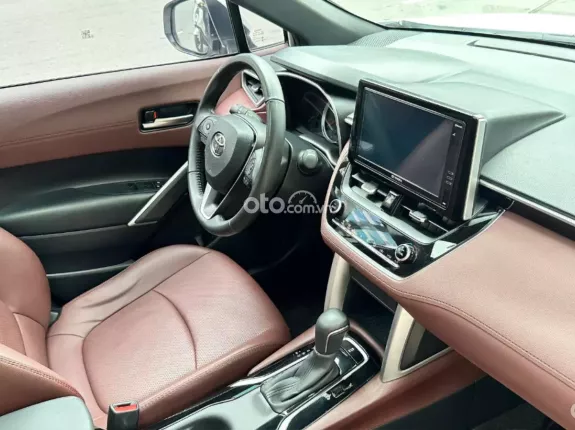 Toyota Corolla Cross 1.8 V  2022 - Xe biển Hà Nội, giá tốt sang tên ngay