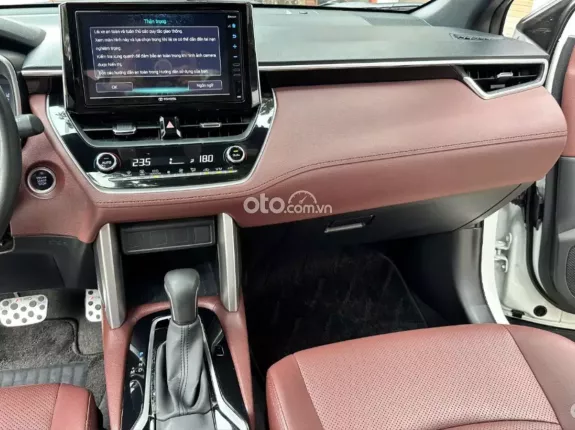 Toyota Corolla Cross 1.8 V  2022 - Xe biển Hà Nội, giá tốt sang tên ngay