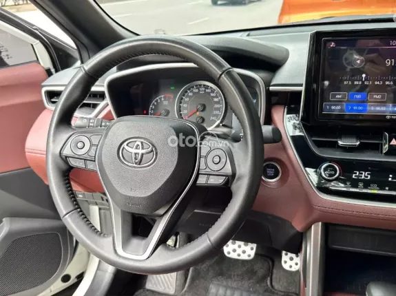Toyota Corolla Cross 1.8 V  2022 - Xe biển Hà Nội, giá tốt sang tên ngay