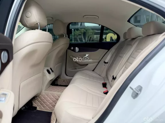 Mercedes-Benz C200 Exclusive 2021 - C200 Exclusive 2021