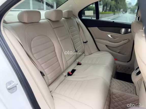 Mercedes-Benz C200 Exclusive 2021 - C200 Exclusive 2021
