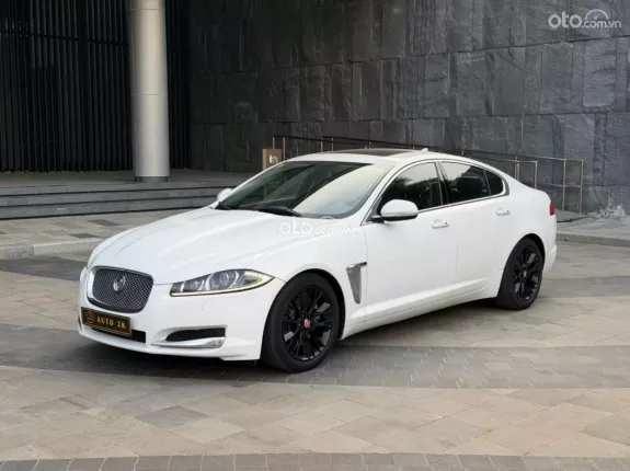 Jaguar XF 2.0L I4 Tubrocharged Premium 2014 - Premium Luxury chất xe như mới 99% chạy cực sướng