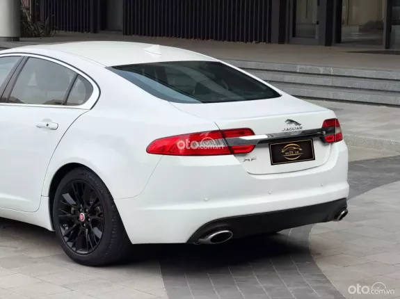 Jaguar XF 2.0L I4 Tubrocharged Premium 2014 - Premium Luxury chất xe như mới 99% chạy cực sướng