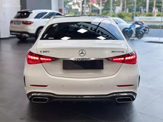 Mercedes-Benz C300 AMG First Edition 2022 - Nhập khẩu nguyên chiếc