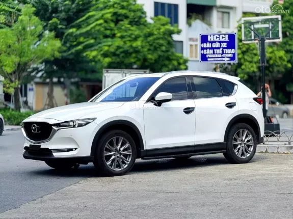 Mazda CX-5 2.5L Signature Premium 2WD 2020 - Xe như mới, bank hỗ trợ cao