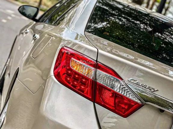 Toyota Camry 2.5Q 2014 - Xe sang trọng màu Vàng Đồng giá tốt