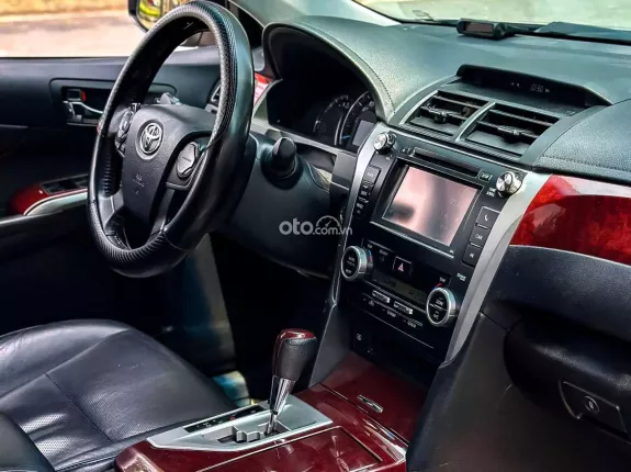 Toyota Camry 2.5Q 2014 - Xe sang trọng màu Vàng Đồng giá tốt