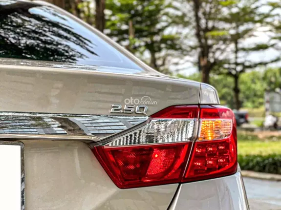 Toyota Camry 2.5Q 2014 - Xe sang trọng màu Vàng Đồng giá tốt