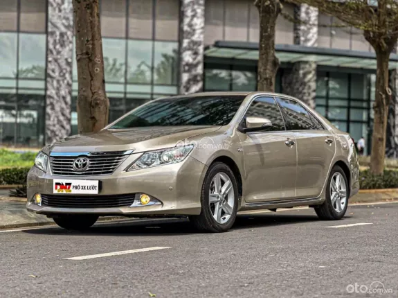 Toyota Camry 2.5Q 2014 - Xe sang trọng màu Vàng Đồng giá tốt